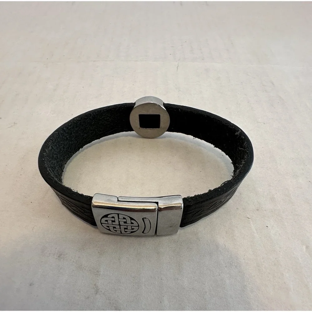 Lee River Ireland Leather Eternal Knot Single Magnetic Cuff Black & Silver Men's